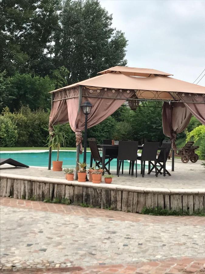 B&B Il Martin Pescatore Bagnolo San Vito Ngoại thất bức ảnh